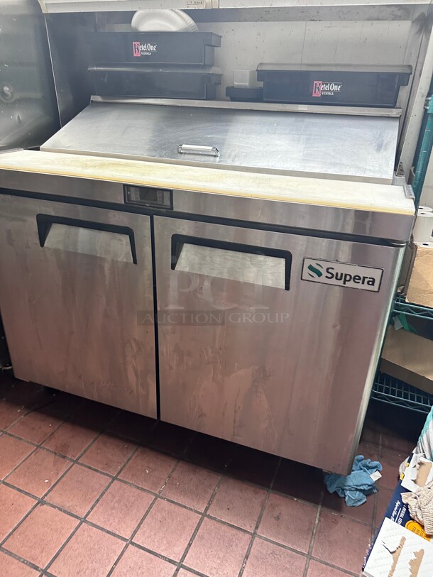 Late Model Supera SSPT2R-1 Sandwich/Salad Preparation Table, 48 inch 115 Volt Tested and Wokring - Image 2 of 5