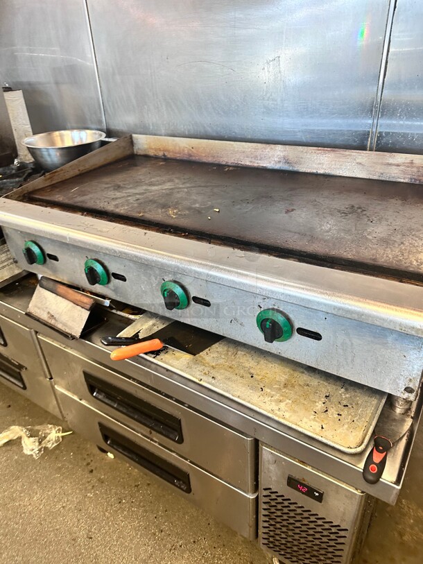 Working Wolf AGM48 48  inch Gas Griddle w/ Manual Controls - 1 inch Steel Plate, Natural Gas - Image 2 of 5