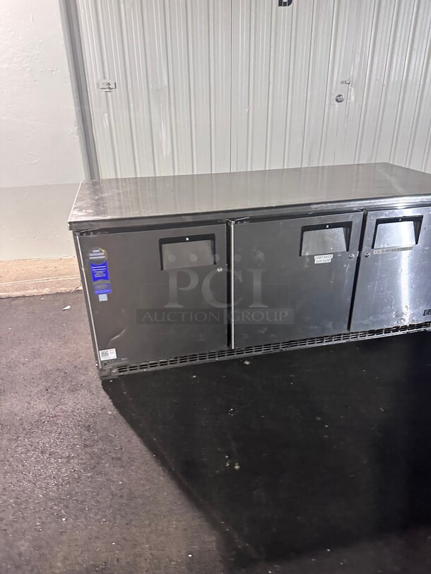 Certified Working Everest  72 inch Triple Door Undercounter Reach-in Refrigerator Stainless interior & exterior 115 Volt - Image 5 of 8