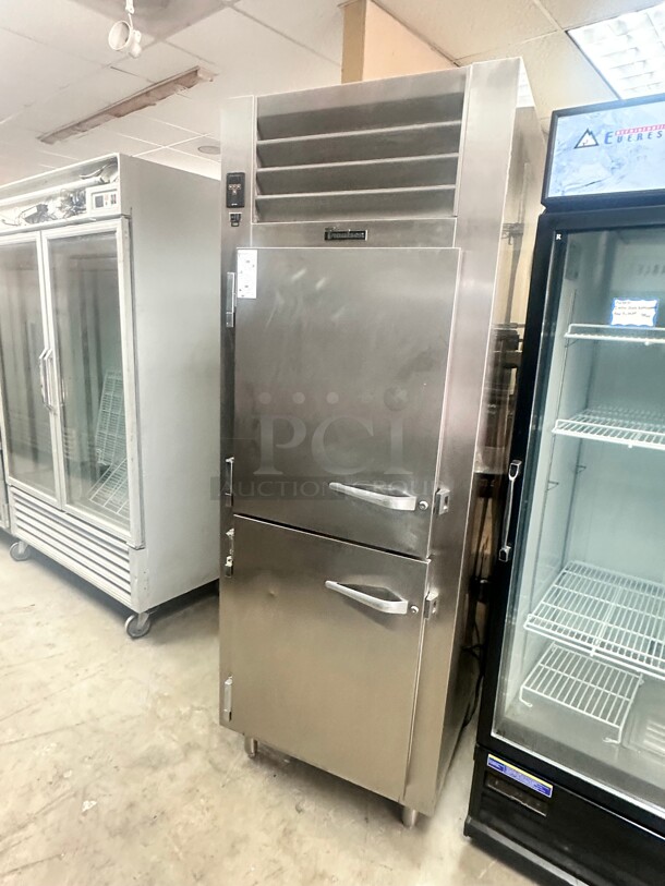 Late Model Traulsen AHF132WP-HHS Full Height Insulated Heated Cabinet w/ (3) Pan Capacity, 208v/1ph Tested and Working - Image 4 of 9