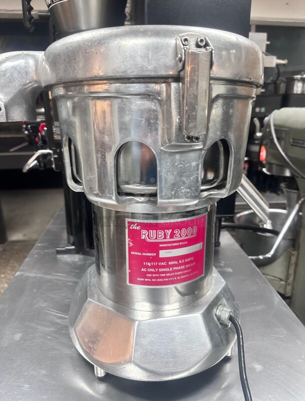 Working Ruby 2000 Heavy Duty Commercial Juicer, Used Very Good Condition 115 Volt  - Image 4 of 4