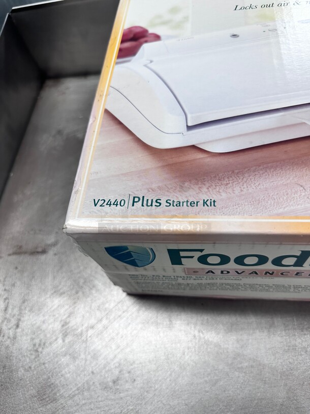 New Food Saver V2440 Vacuum Sealer Food Saver System FoodSaver With Starter Kit  - Image 5 of 8
