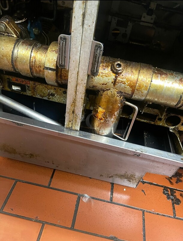 Certified Working Pitco SSH55 50LB. 80 kBTU Solstice Solid State Deep Gas Fryer With Filtration System - Image 5 of 6