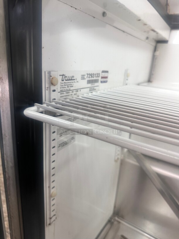 Excellent Condition True TSSU-36-12M-B 36  2 Door Mega Top Refrigerated Sandwich Prep Table 115 Volt Tested and Working - Image 4 of 5