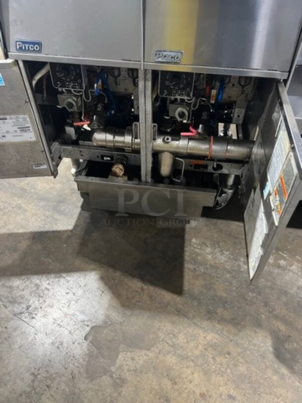 FAB! Pitco Frialator Commercial Natural Gas Powered 4 Bay Deep Fat Fryer! With Middle Fryer Basket Rack! All Stainless Steel! On Casters! Model: SGH50 SN: G13JE049283! Working When Removed!  - Image 5 of 12