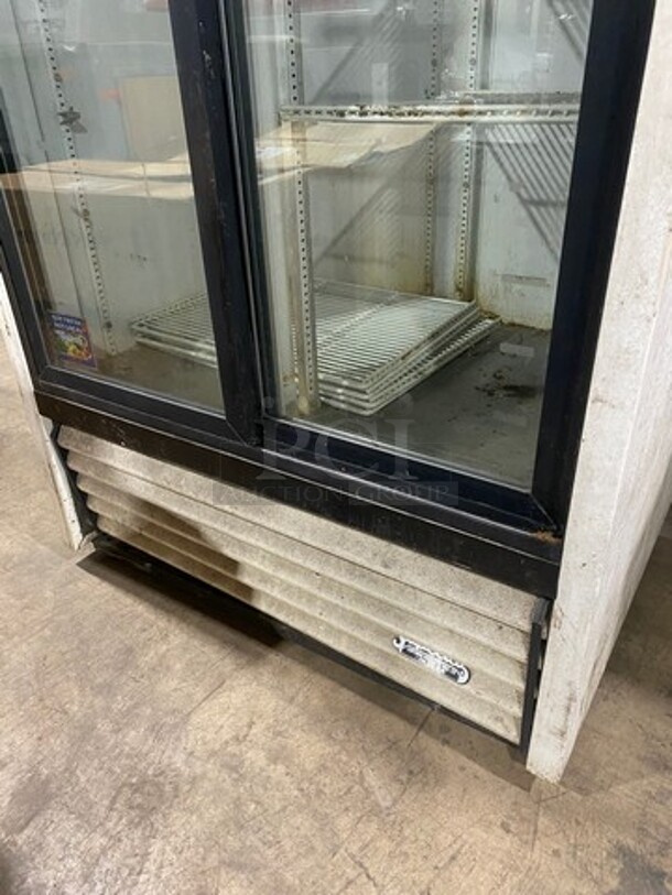 True Commercial 2 Sliding Door Reach In Refrigerator Merchandiser! With View Through Doors! With Poly Coated Racks! Model: GDM33 SN: 14655437 115V 60HZ 1 Phase - Image 9 of 9