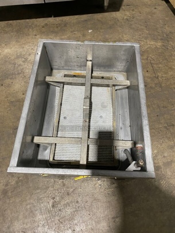 Frymaster Commercial Natural Gas Powered 3 Bay Deep Fat Fryer! All Stainless Steel! On Casters! Model: FPPH355SD SN: 0905IE0027 - Image 10 of 12