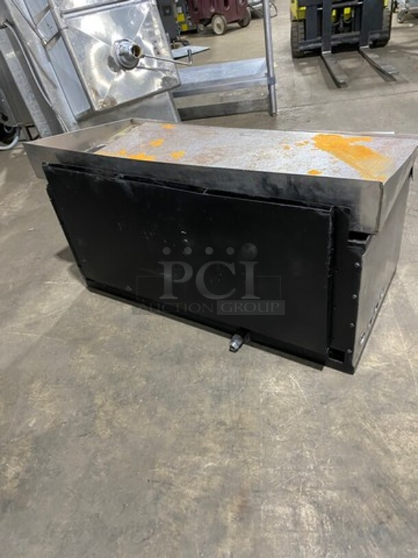 Commercial Natural Gas Powered Countertop Flat Top Griddle And Cheese Melter Combo! With Back And Side Splashes! All Stainless Steel! - Image 2 of 8