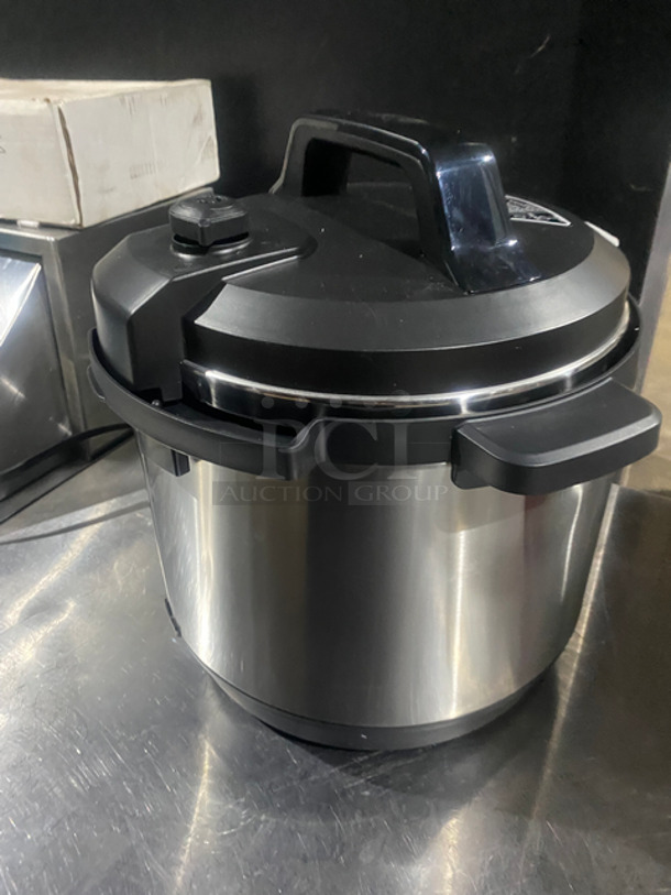 Insignia Countertop Multi-Function Pressure Cooker! Holds Up To 8 Quarts! Model: NSMC80SS9 120V 60HZ - Image 3 of 8