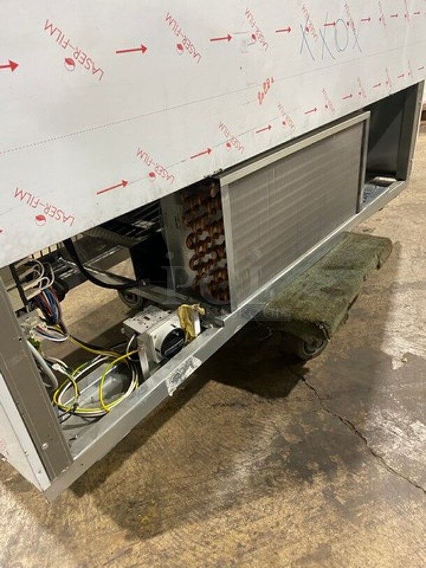 NEW NEVER USED! OUT OF THE BOX! 2016 Ciam Commercial Refrigerated Open Grab-N-Go Display Case! Solid Stainless Steel! MISSING BOTTOM FRONT COVER! Model: MURSTDL6FL15 SN: SN230416 220V 60HZ 1 Phase - Image 9 of 10