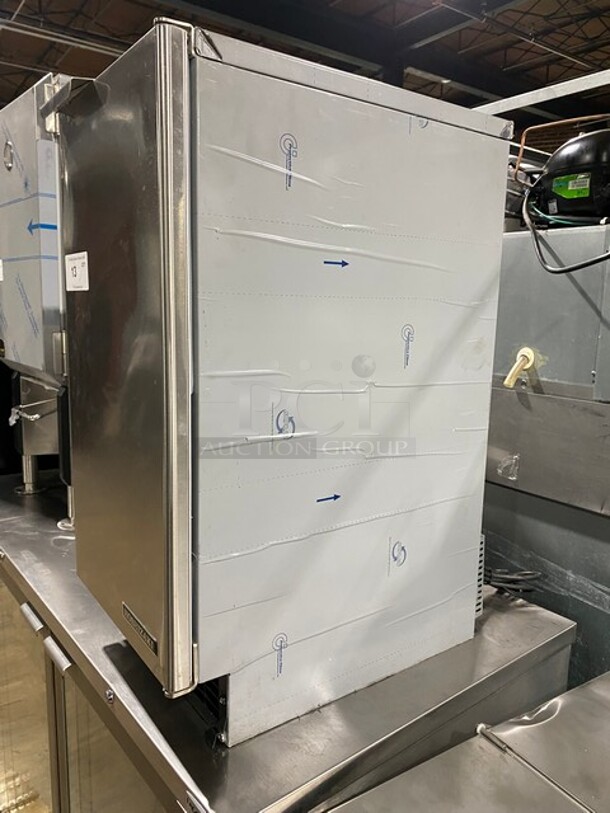 COOL! Hoshizaki Commercial Ice Maker Machine! Stainless Steel Body! Model: C101BAHAD SN: G14906G 115/120V 60HZ 1 Phase - Image 3 of 10