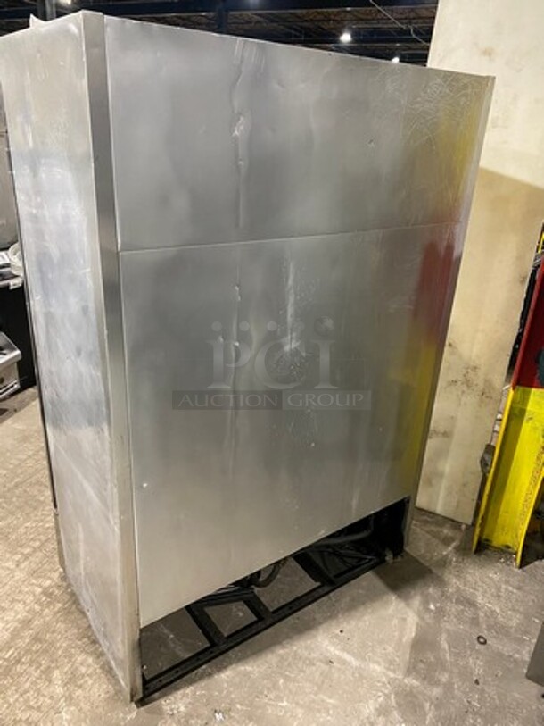 True Commercial 2 Door Reach In Cooler! Poly Coated Racks! All Stainless Steel! Model: T49 SN: 6950022 115V 60HZ 1 Phase - Image 3 of 10