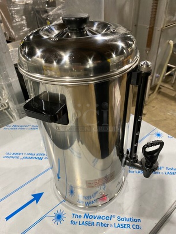 NEW! IN THE BOX! Adcraft Commercial Countertop Water Boiler/ Hot Water Dispenser! 40 Cup Capacity! Stainless Steel! Model: WB40 120V - Image 3 of 8