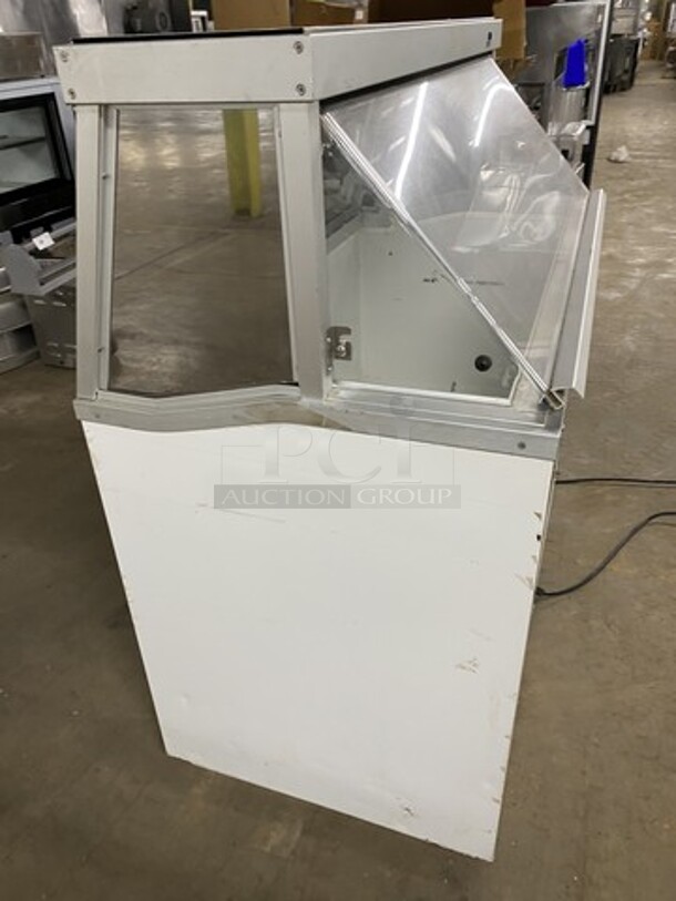 Hussman Commercial 8 Flavor Ice Cream Dipping Display Merchandiser! Model: DCSG8 SN: 08E01955410 115V 60HZ 1 Phase - Image 3 of 7