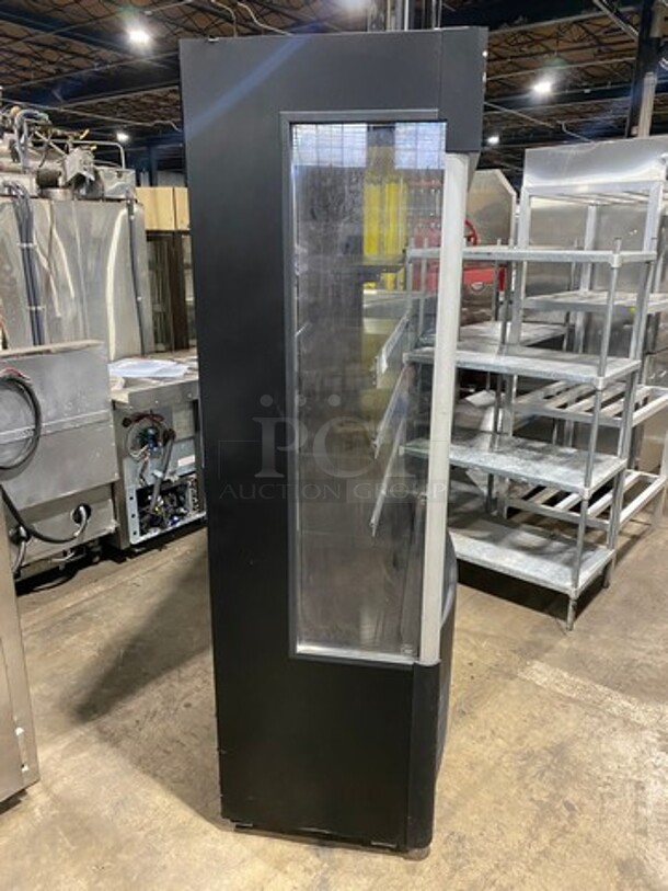 AHT Commercial Refrigerated Open Grab-N-Go Case Merchandiser! With View Through Sides! Model: GDXLS SN: 32158100000402 110/120V 60HZ 1 Phase - Image 2 of 8
