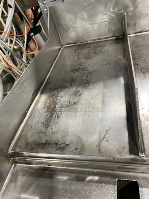 Woodstone Commercial Countertop Natural Gas Powered Flat Griddle! With Split Top! With Back & Side Splashes! All Stainless Steel! On Legs! - Image 6 of 11
