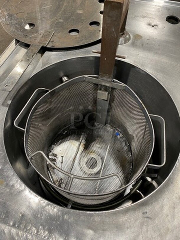 WOW! Giles Electric Powered Heavy Duty Open Fryer! With Automatic Lift And Basket! With Oil Filter System! Model: GEF400 SN: A909240817 208V 60HZ 3 Phase - Image 5 of 9