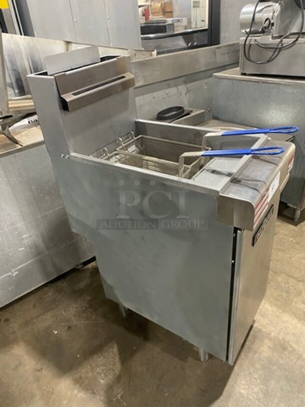Apexra Commercial Natural Gas Powered Deep Fat Fryer! With 2 Metal Frying Baskets! All Stainless Steel! On Legs! Model: APX340N - Image 3 of 9