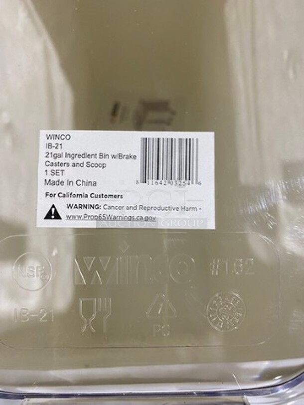 NEW! NEVER USED! Winco White Poly Ingredient Bin! With Clear Lid! On Casters! Model: IB21 - Image 7 of 8