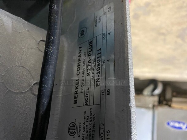 NICE! Berkel Commercial Countertop Deli/Meat Slicer! All Stainless Steel! Model: 827APLUS SN: EN1050111 115V 60HZ 1 Phase - Image 11 of 11