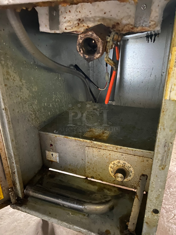 Frymaster Commercial Deep Fat Fryer! With 2 Fryer Baskets! All Stainless Steel! On Legs! Model: SR14ESD SN: 1501MF0019 208V 60HZ 3 Phase - Image 5 of 7