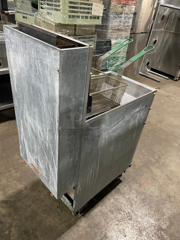 NICE! Pitco Commercial Natural Gas Powered Deep Fat Fryer! All Stainless Steel! With 2 Frying Baskets! With Dormont Quick Disconnect Gas Hose! On Casters! Model: 35C+ SN: G21AC067315! Working When Removed! - Image 4 of 12