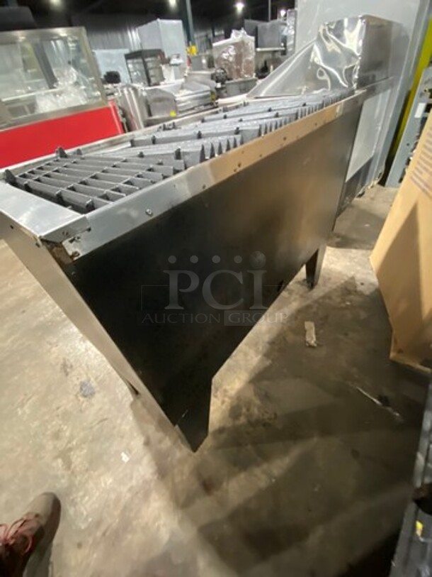 Bakers Pride Commercial Gas Powered Char Broiler Grill! All Stainless Steel! On Legs! - Image 3 of 8