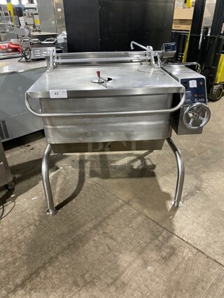 WOW! Groen Natural Gas Powered ECLIPSE SERIES Tilted Braising Pan/Tilt Skillet! All Stainless Steel! Thermostatic Controlled! ModelWOW! Groen Natural Gas Powered ECLIPSE SERIES Tilted Braising Pan/Tilt Skillet! All Stainless Steel! Thermostatic Controlled! Model BPM40G Serial J14907615! On Legs! Serial J14907615! On Legs!