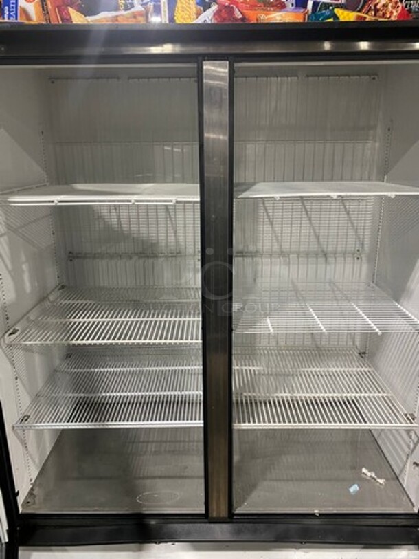 True 2 Door Reach In Freezer Merchandiser! With View Through Doors! With Poly Coated Racks! Model: GDM49F SN: 14001566 115/208/230V 60HZ 1 Phase - Image 5 of 9