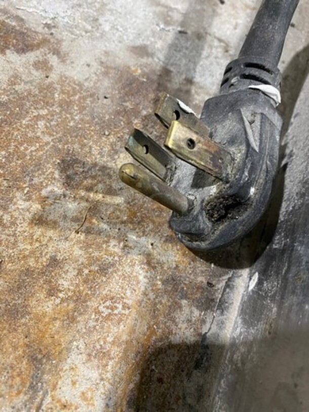 Star Max Commercial Countertop Electric Powered Flat Top Griddle! With Back And Side Splashes! All Stainless Steel! On Small Legs! - Image 7 of 7