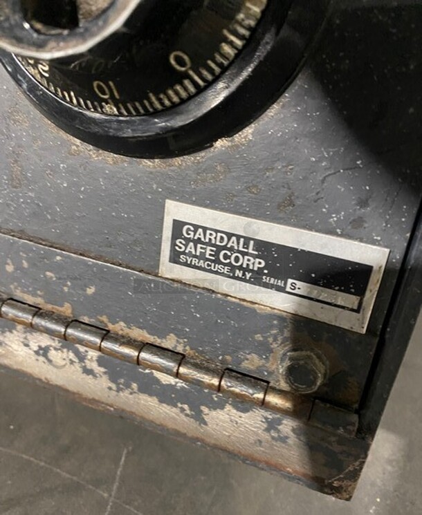 Gardall Gray Metal Single Compartment Drop Safe! - Image 2 of 2