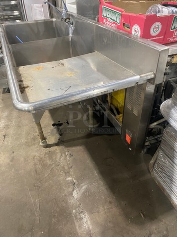 Commercial Single Compartment Dish Washing Sink! With Single Side Drain Board! With Back Splash! All Stainless Steel! On Legs! - Image 2 of 9