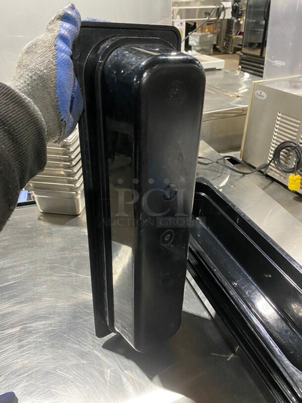 Cambro Black Poly Food Containers! 4x Your Bid - Image 4 of 7