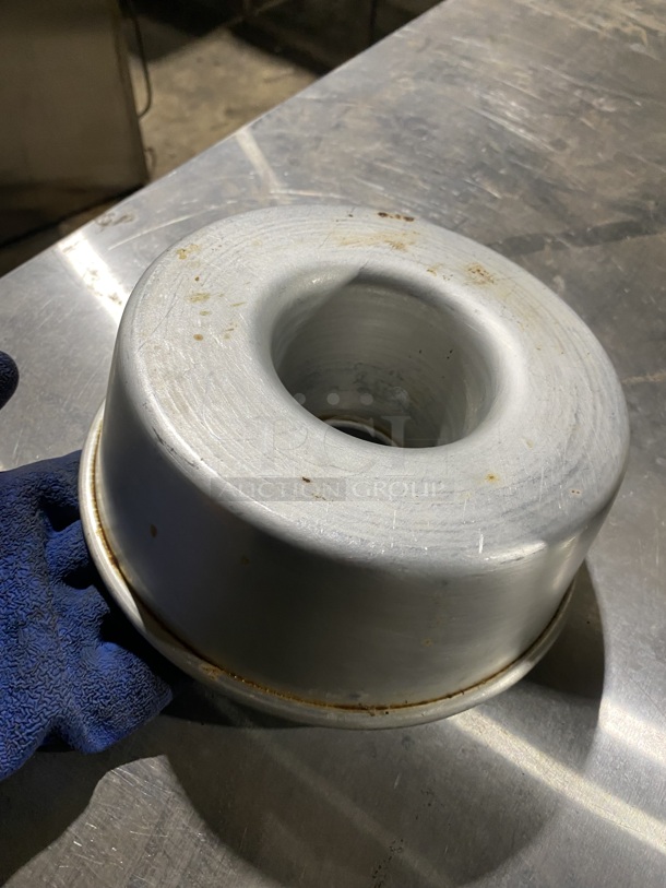 All One Money! Alluminum Cake Molds!  - Image 2 of 4