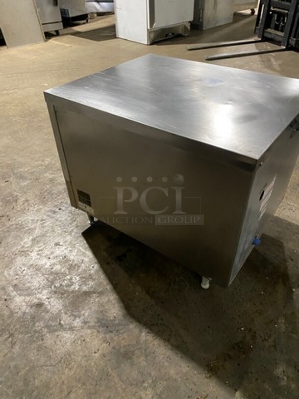 Hobart Commercial Electric Powered Countertop Convection Steamer! All Stainless Steel! On Small Legs! Model: HC24E03 SN: 463017129 208/240V 60HZ 1/3 Phase - Image 4 of 9