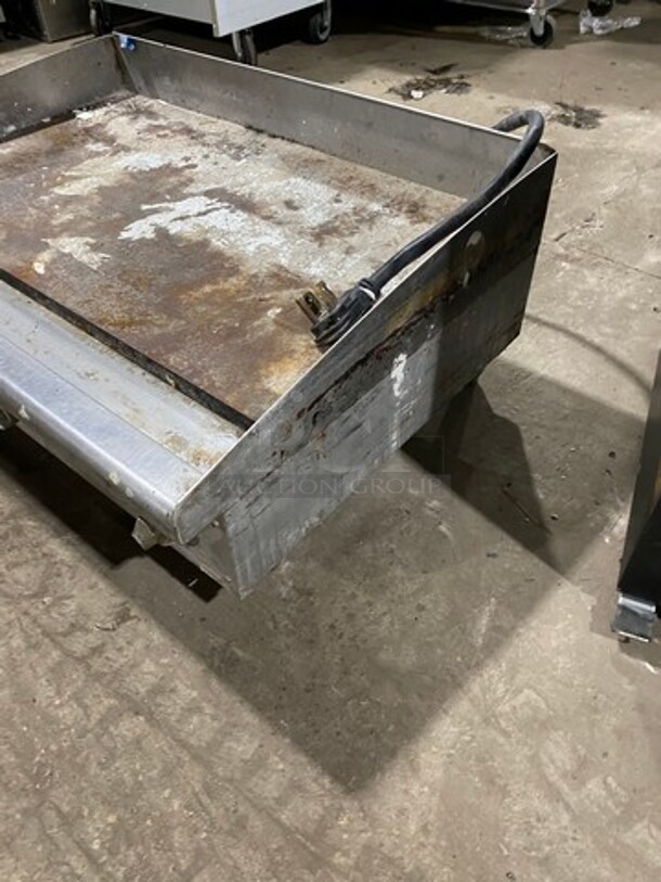 Star Max Commercial Countertop Electric Powered Flat Top Griddle! With Back And Side Splashes! All Stainless Steel! On Small Legs! - Image 2 of 8