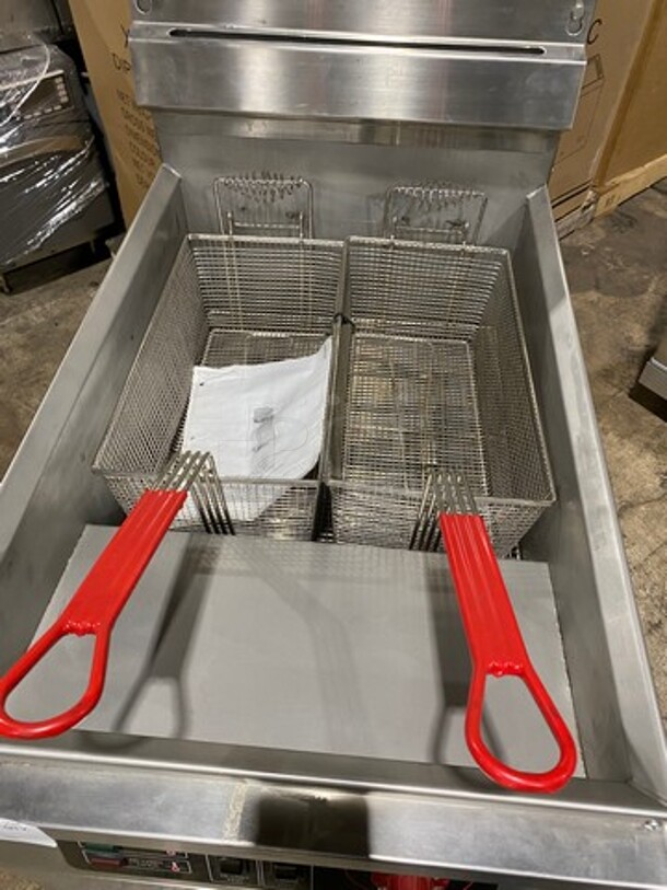 WOW! Cecilware Commercial Electric Powered Deep Fat Fryer! With 2 Metal Frying Baskets! All Stainless Steel! On Legs! 415V 60HZ 3 Phase - Image 5 of 10