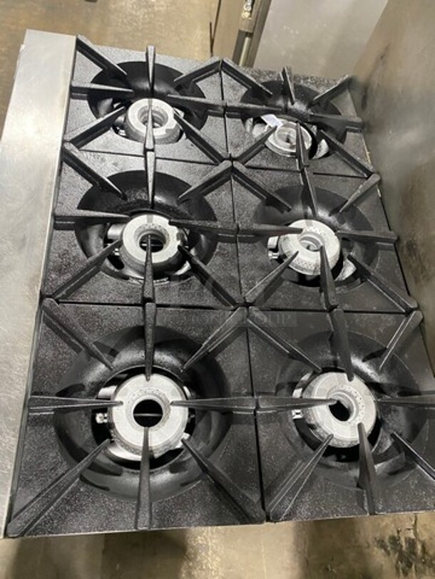 SWEET! Vulcan Commercial Natural Gas Powered 6 Burner Range! With Full Size Oven Underneath! With Raised Backsplash! All Stainless Steel! On Legs! - Image 5 of 8