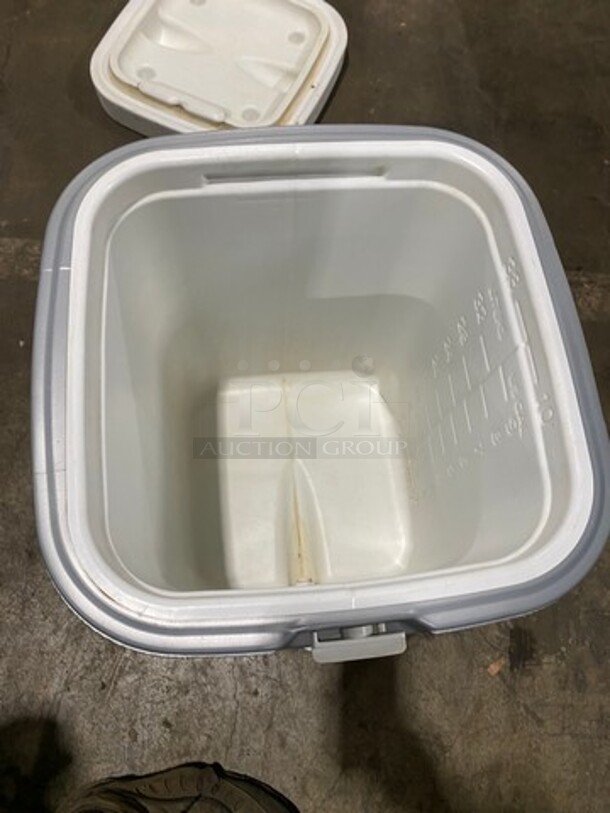 Coleman Grey And White Poly Portable Beverage Cooler! With Lid! With Side Handles! - Image 5 of 6