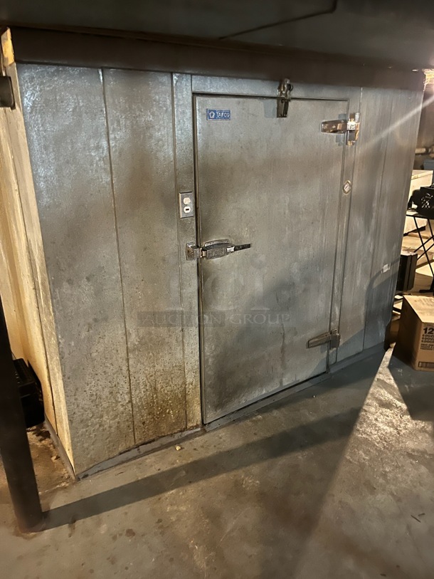 6'x8'x6' Tafco Walk In w/ Tecumseh Model AH1690FT-168-P2 208-230 Volt, 1 Phase Compressor and Russell Model AA28-76 Compressor. Does Not Have Floor. Picture of the Unit Before Removal Is Included In the Listing.