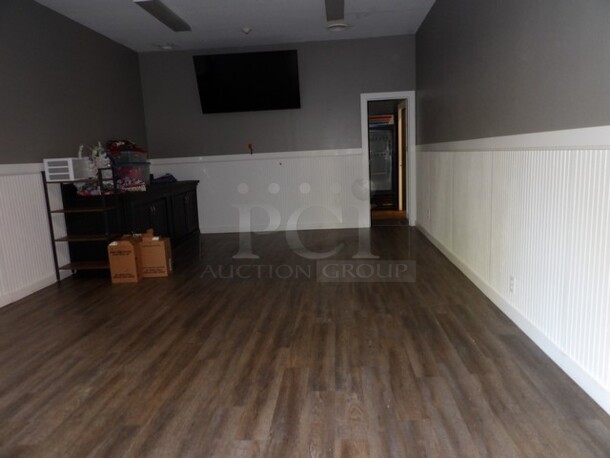 Bead Board White With Trim
BUYER REMOVAL 
**LABOR FOR REMOVAL ADDITIONAL FEE, CONTACT MISSOURI DIVISION FOR LABOR QUOTE OR ADDITIONAL QUESTIONS. - Image 3 of 3