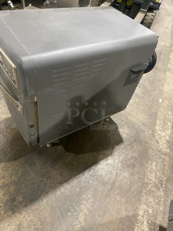 LATE MODEL! 2020 Turbo Chef Commercial Countertop Rapid Cook Oven! On Small Legs! Model: NGO SN: NGOD52047 208/240V 60HZ 1 Phase - Image 2 of 8
