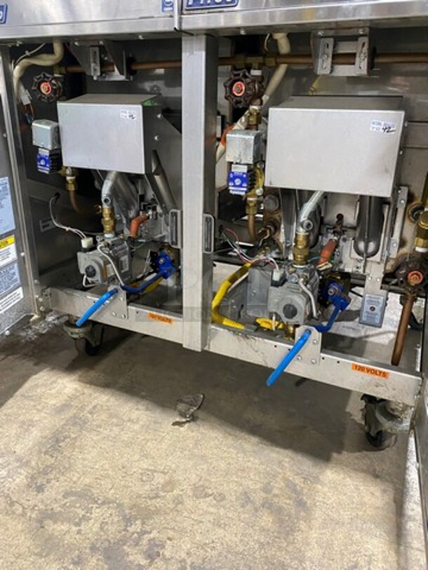 WOW! Pitco Commercial Natural Gas Powered 3 Bay Pasta Cooker! With Backsplash! All Stainless Steel! On Casters! Model: SRTG SN: G16AD007616 115V - Image 8 of 12