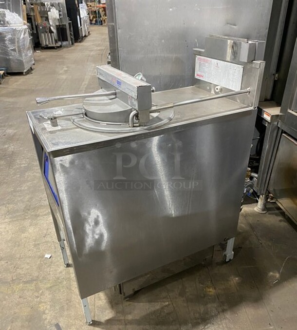 WOW! Broaster Natural Gas Powered Heavy Duty Commercial Pressure Fryer! Smart Touch Screen! With Oil Filter! Model 1800GH Serial 86035! On Casters! - Image 3 of 10