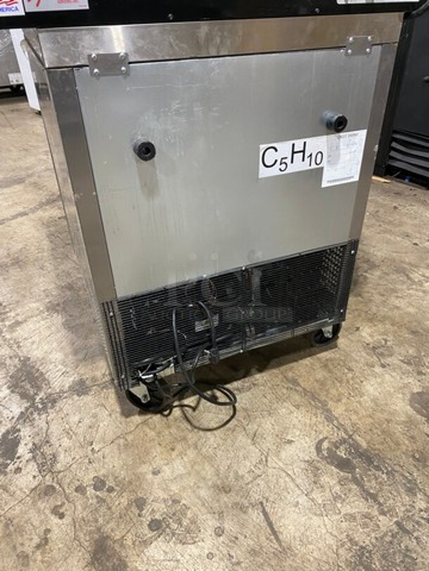 LATE MODEL! 2020 Migali Commercial Single Door Lowboy/Worktop Cooler! All Stainless Steel! On Casters! Model: CU27RHC SN: CU27RHC00320010300920A00 115V 60HZ 1 Phase - Image 4 of 8