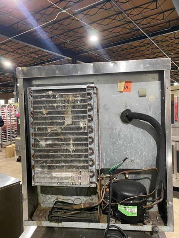 Delfield Commercial Single Door Lowboy/Worktop Cooler! All Stainless Steel!  MODEL 406-STAR2 SN: 0710152003484 115V  - Image 3 of 7