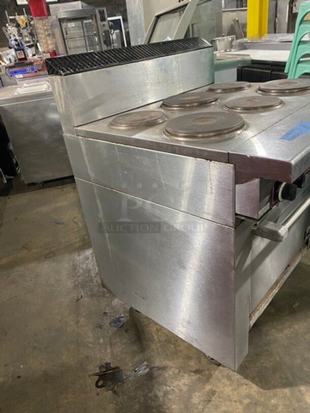 Garland Electric Powered 6 Burner Range! With Full Size Oven Underneath! With Back Splash! All Stainless Steel Body! On Casters! Model: SS686 SN: 0311RF0023 - Image 2 of 11