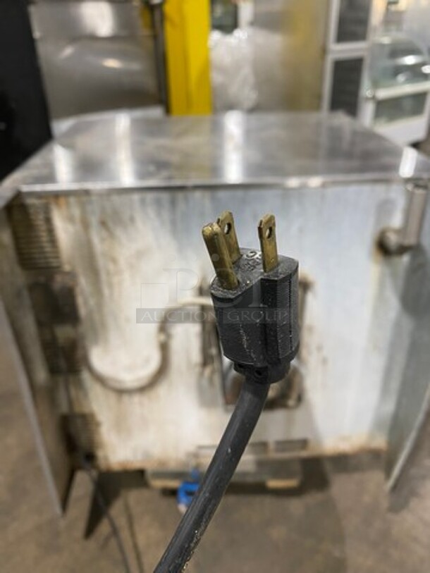 Imperial Commerical Natural Gas Powered Convection Oven! With View Through Door! Metal Oven Racks! All Stainless Steel! With Legs On Casters! - Image 9 of 12