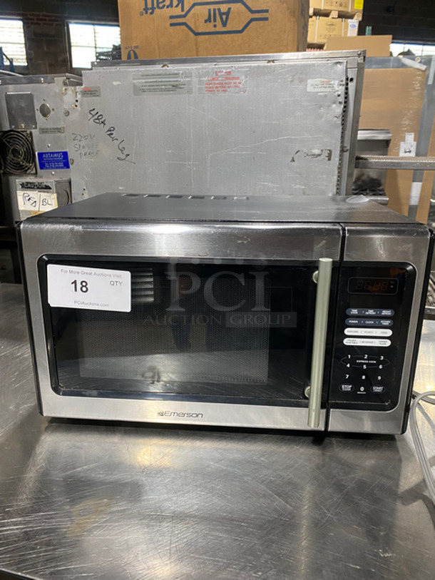 2014 Emerson Countertop Microwave Oven! Model: MW9338SB