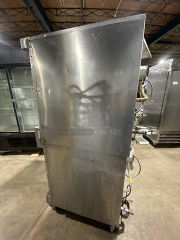 Vulcan Single Natural Gas Powered Convection Oven! On Hobart Natural Gas Powered Convection Oven! No Racks! On Casters! 2 X Your Bid Makes One Unit!  - Image 2 of 10
